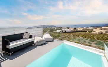 Smy Santorini Suites & Villas 4*