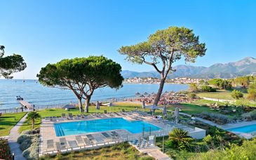 Hôtel La Roya 4* avec vols ou ferries 