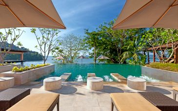 The Westin Siray Bay Resort & Spa, Phuket 5*, Island Escape Burasari 5*, The Hotspring Beach Resort and Spa 4* e Bangkok in opzione