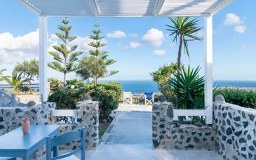 Phaos Santorini Suites  