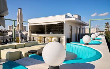TRIBE Paris Clichy 4*