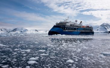 Crociera nel Mar Glaciale Artico alle porte della Groenlandia