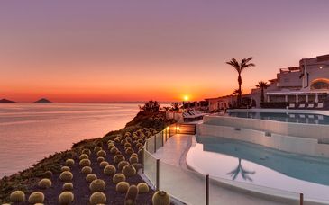 Therasia Resort Sea & Spa 5*