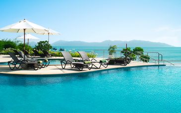 Centara Karon Resort Phuket 4* + Samui Buri Beach Resort 4* + optioneel NH Bangkok Sukhumvit Boulevard 5*