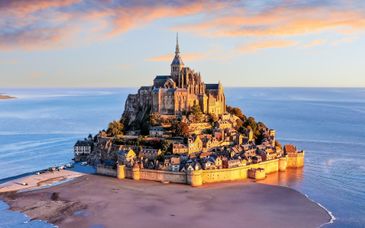 7-10 night group tour: From Paris to Normandy 