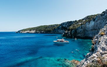 Discover Zakynhtos: Gerakas Belvedere Luxury Suites 4*