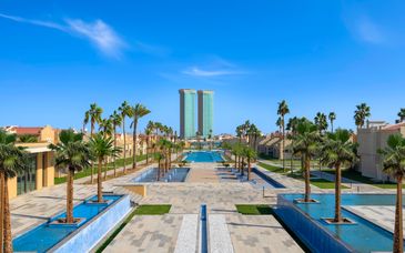 Rixos Obhur Jeddah Resort & Villas 5* con possibile pre-estensione al Raffles The Palm Dubai by Accor 5*