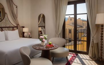 NH Porta Rossa 5*