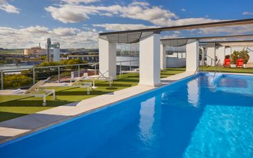 NH Plaza De Armas 4*