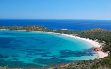 Zeta Club San Teodoro Le Rose 4* con volo o Sardinia Ferries