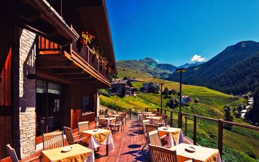 Maison Cly Hotel & Restaurant 4*