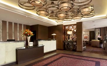 DoubleTree by Hilton - Victoria 4*