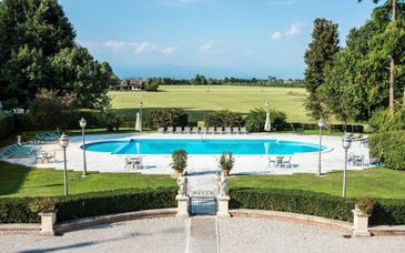 Hotel Villa Tacchi 4*