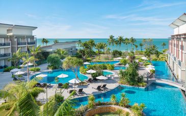 Trio: Andaman Cannacia Resort & Spa 4*, Island Escape Burasari 5*, Le Meridien Khao Lak Resort & Spa 5* y opción en Montien Hotel Surawong Bangkok 5* stay