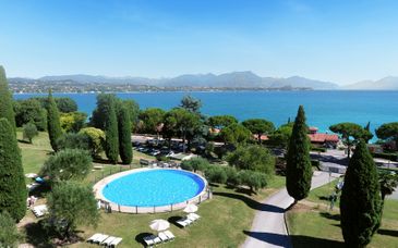 Desenzano Lake Village 4*