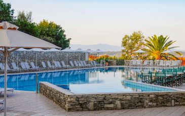 Aristoteles Holiday Resort & Spa 4*