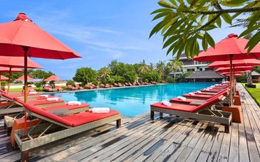 AnandaDara Ubud Resort & Spa 4*, Hotel Ombak Sunset 4* e Renaissance Bali Uluwatu Resort & Spa 5*