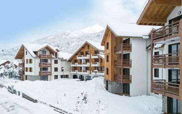 Hotel le Cristal Lodge by Daddy Pool