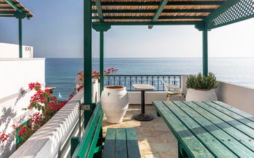 Triton Hotel 4*