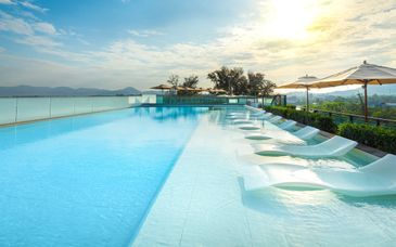 Hilton Garden Inn Phuket 4*, The Hotspring Beach 5* e possibile estensione a Koh Yao Yai