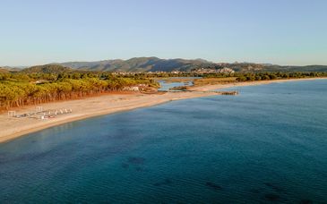 Resort Fior di Sardegna 4* con volo o Sardinia Ferries
