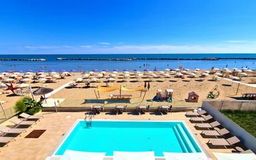 You & Me Beach Hotel - Adults Only