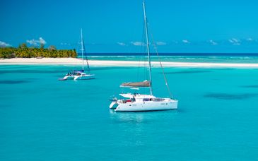 Exora Beach Hotel 4* con crociera in catamarano di 3 notti