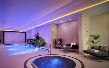Montcalm East Autograph Collection 5*