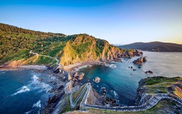 Tour in auto: Un itinerario d’autore nel cuore verde del Nord