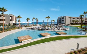 Amira Luxury Resort & Spa 5* - Adults Only