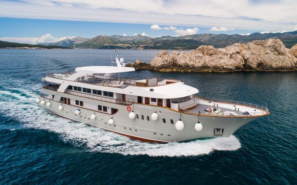 MS Mama Marija boat, MS Invictus of MS Summer 