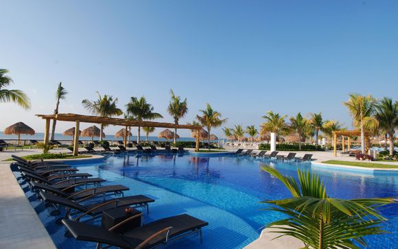 BlueBay Grand Esmeralda 5*
