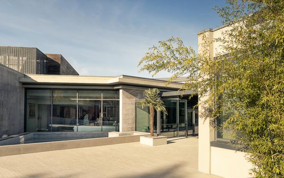 Modern hotel met ontbijt en pendeldienst naar het centrum