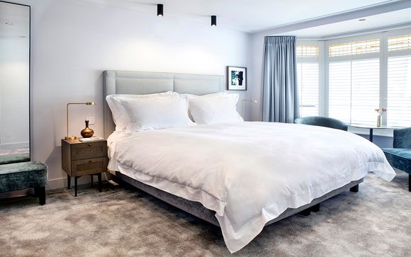 Pillows Anna van den Vondel Amsterdam 4*