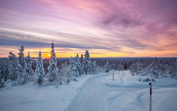 Saariselkä, en la Laponia finlandesa, te espera
