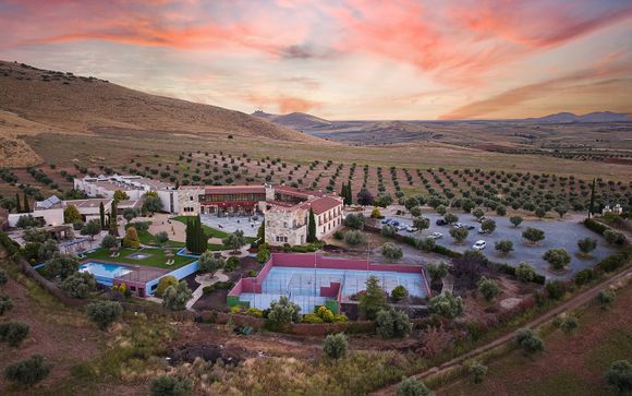 Villa Nazules 4*