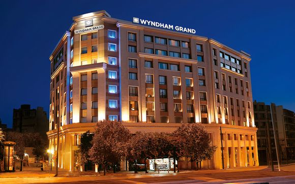 Wyndham Grand Athens 5*