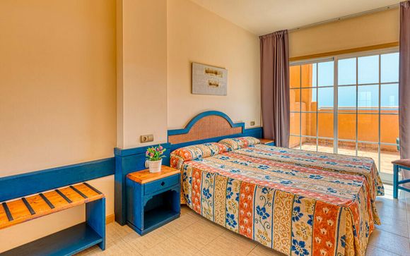 Suites Puerto Marina Aquapark Hotel 4*