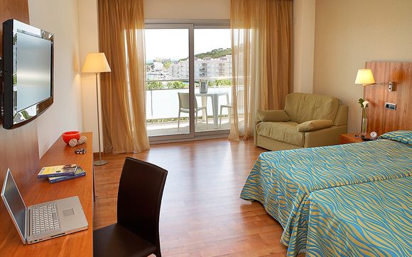 El Hotel Fergus Style Nautic Park Spa le abre sus puertas