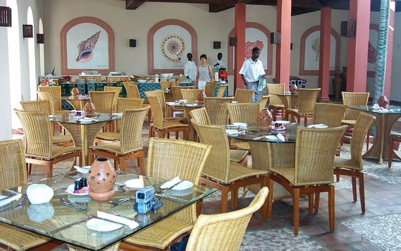 Pinewood Beach Resort & Spa 4*