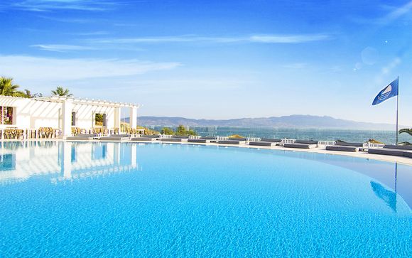 Charm Beach Hotel 4*
