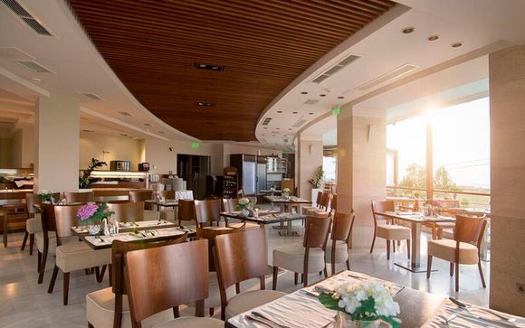 Cosmopolitan Hotel and Spa 4*