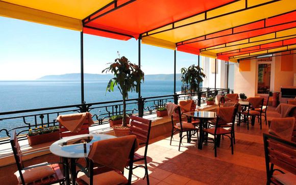 Mayak Hotel 4* o similar (Área del Lago Baikal)