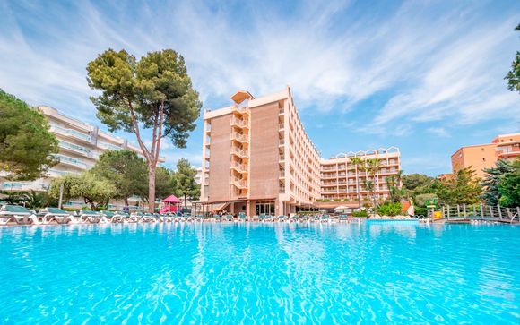 Golden Avenida Suites 4*