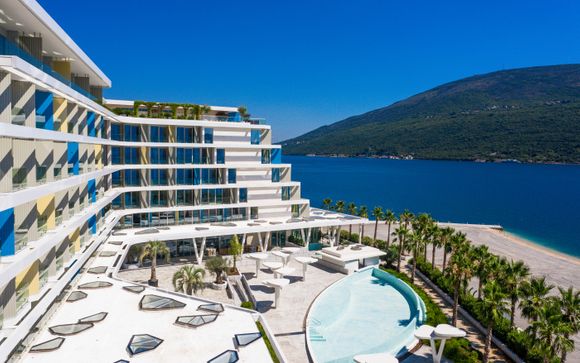 Poussez les portes de votre hôtel Carine