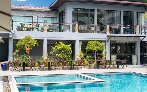 Poussez les portes de l'Howard Johnson by Wyndham Phuket Nai Yang 4*