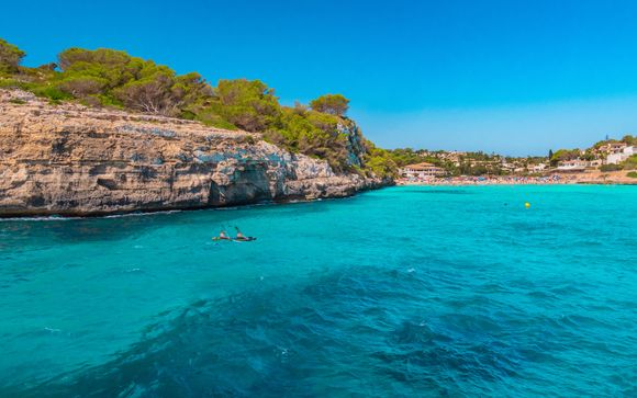 Une visite des grottes et du village d'Arta par personne et par séjour