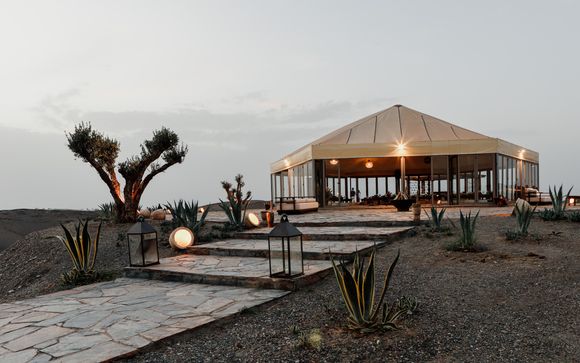 Jour 2 (séjour en 3 nuits) ou jour 4 (séjour en 5 ou 7 nuits) : Dîner romantique (hors boissons) - dans un camp bédouin à Agafay (inclus pour tout séjour)