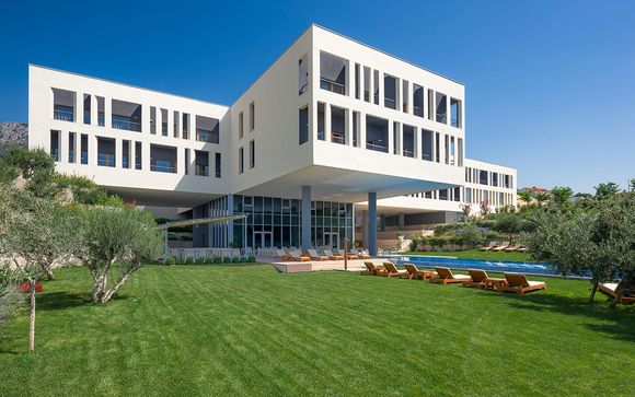 Salona Palace 4*