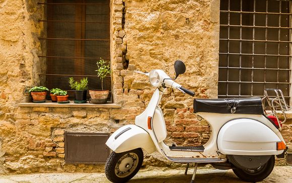 Virée en Vespa et initiation gastronomique
